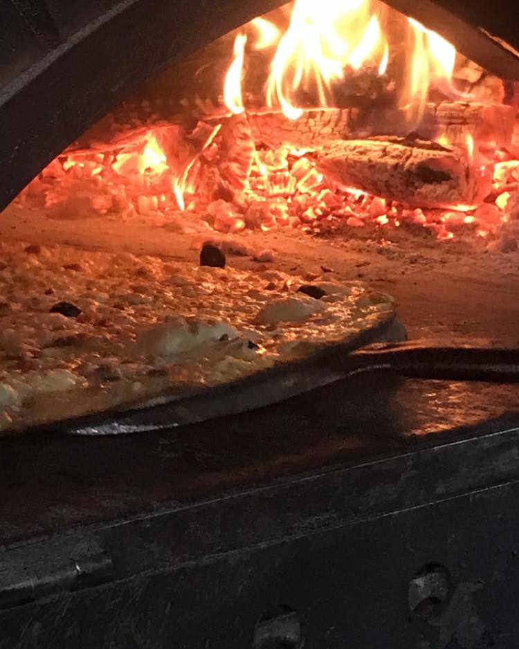 Four à feu de bois letchis