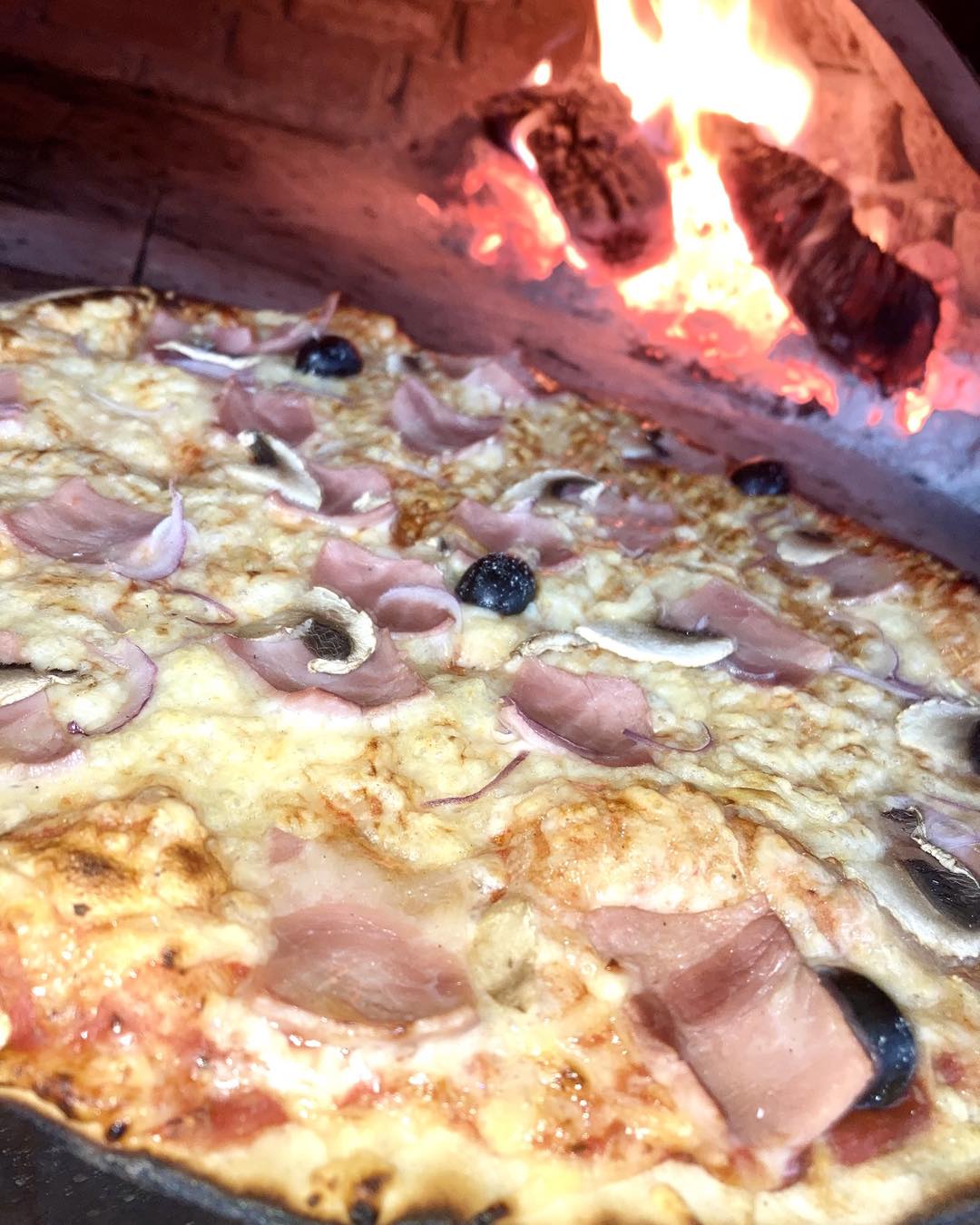 Pizza Reine